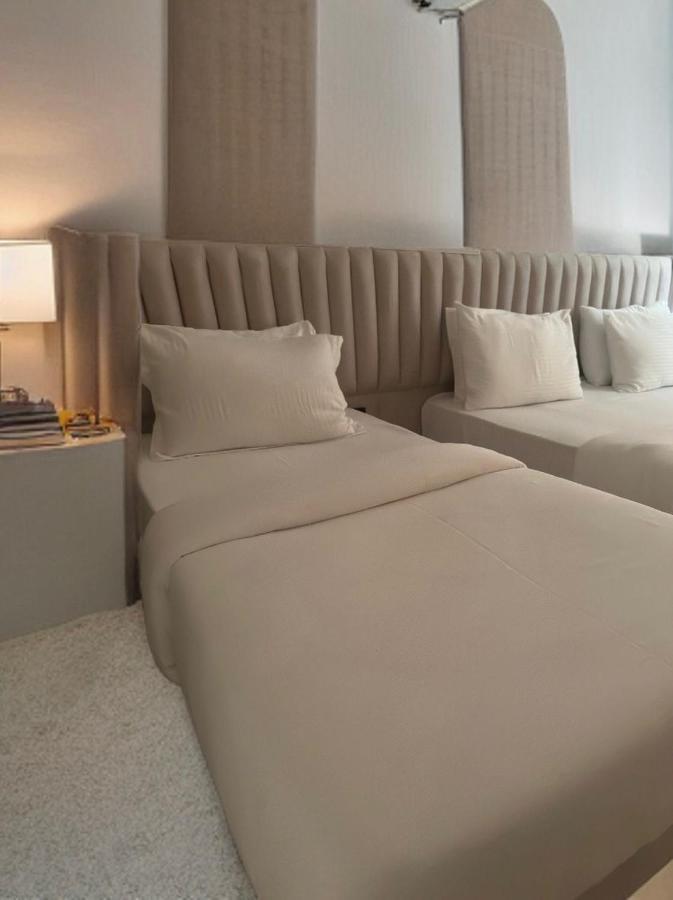 The Queen Airport Hotel-Round Trip Airport Service Arnavutkoy ภายนอก รูปภาพ