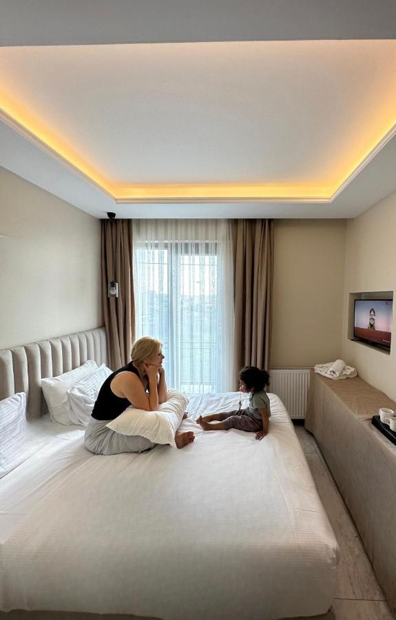 The Queen Airport Hotel-Round Trip Airport Service Arnavutkoy ภายนอก รูปภาพ