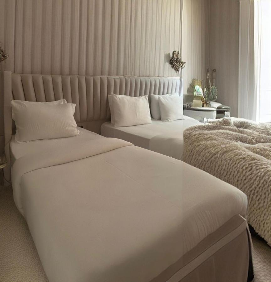 The Queen Airport Hotel-Round Trip Airport Service Arnavutkoy ภายนอก รูปภาพ